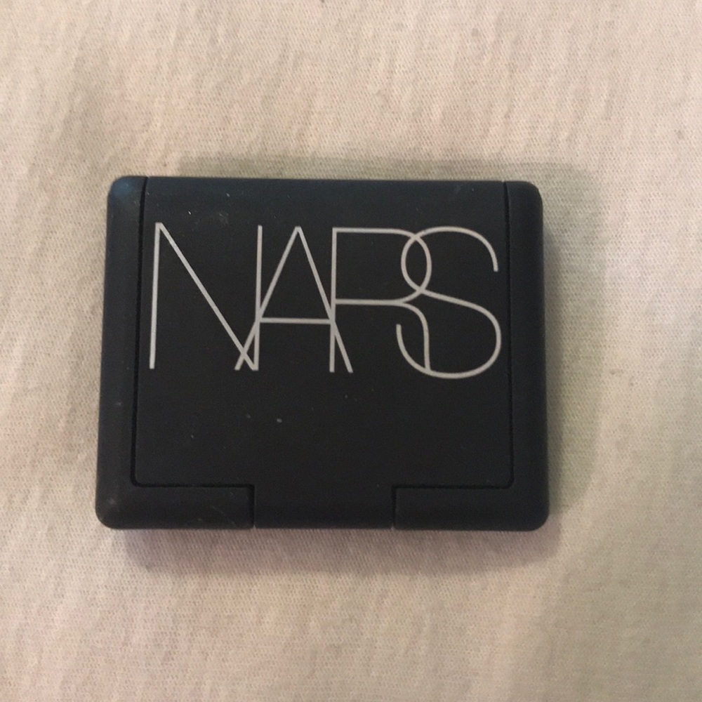 NARS Single Shadow- Outremer - Picture 2 of 3
